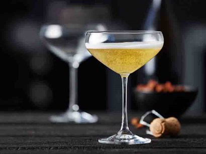 Lyngby Champagneskålar. 8 st. och 1 fl. Italiensk Spumante 569,-